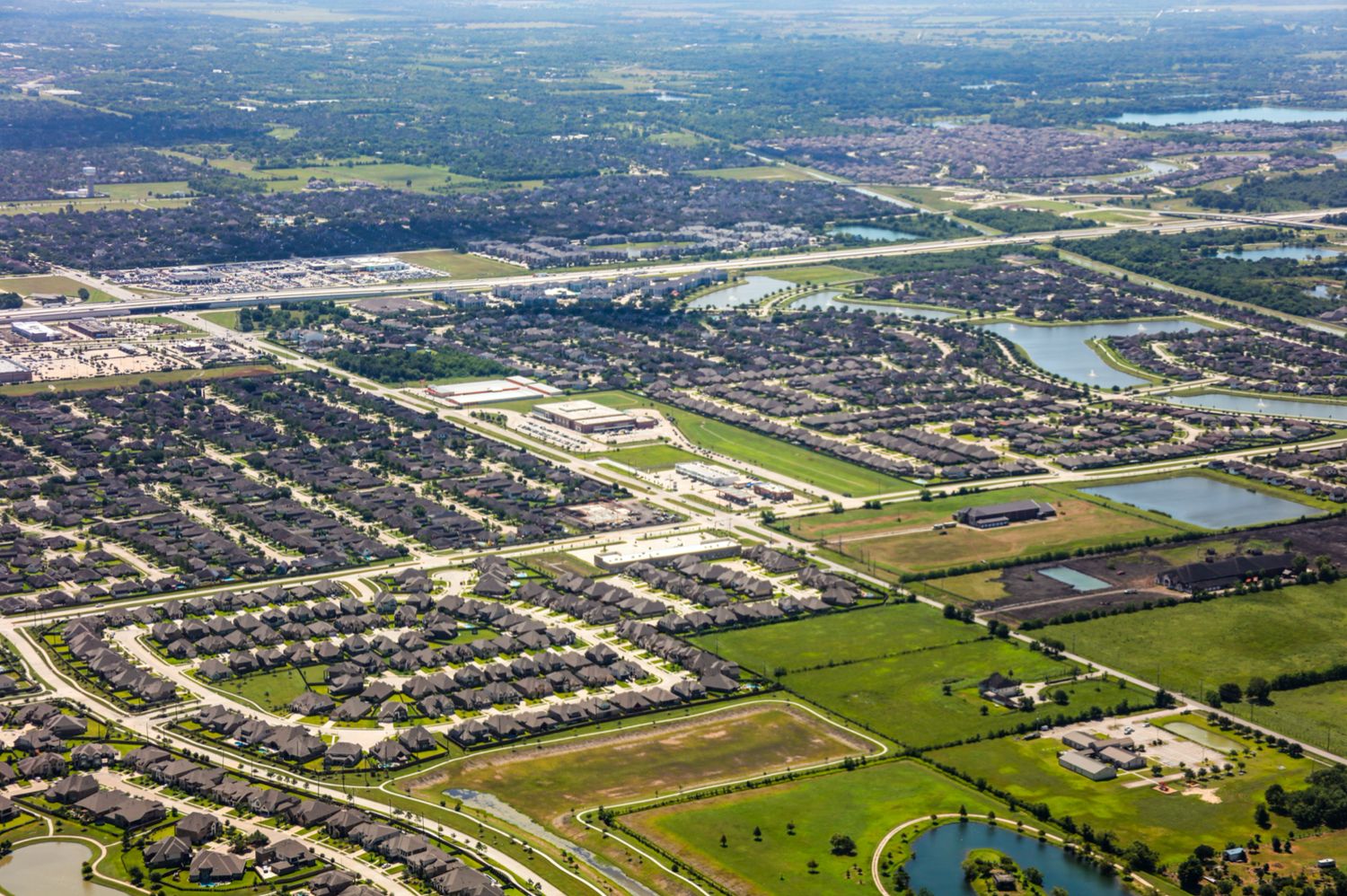 Retail Space | ±1,159 - 2,440 SF | Pearland, TX: 3695 Kirby Dr, Pearland, TX 77584